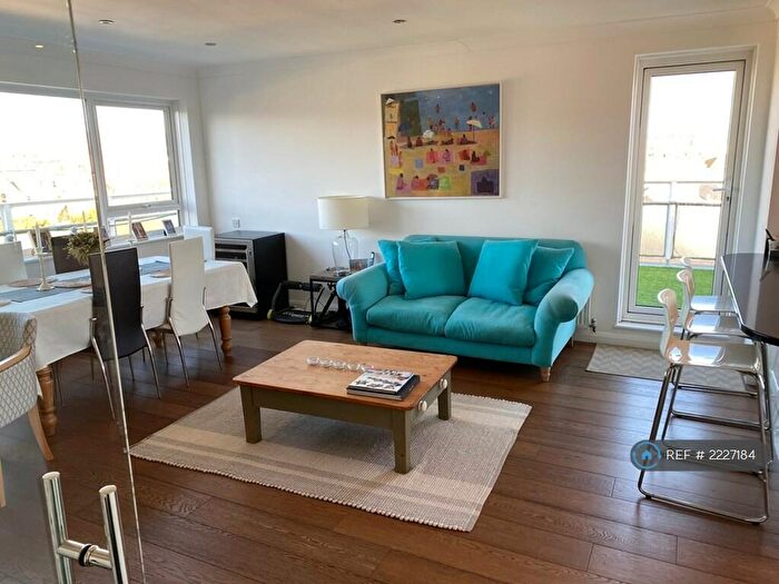2 Bedroom Penthouse To Rent In Park Lodge, Eastbourne, BN21
