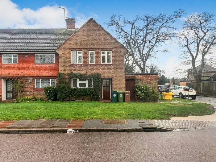 3 Bedroom End Of Terrace House To Rent In Gloucester Crescent, Staines, TW18