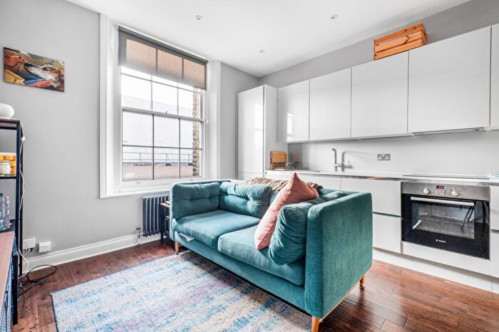 2 Bedroom Flat To Rent In Bedford Hill, Balham, SW12