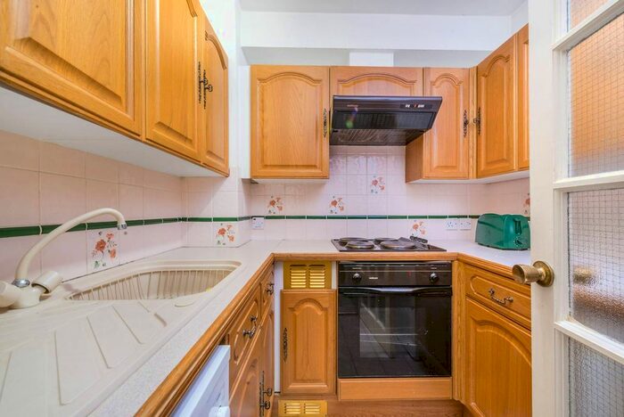 Studio To Rent In Kew Road, Kew, Richmond, TW9