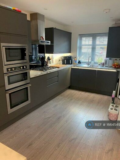 3 Bedroom Detached House To Rent In Saffron Way, Whiteley, Fareham, PO15