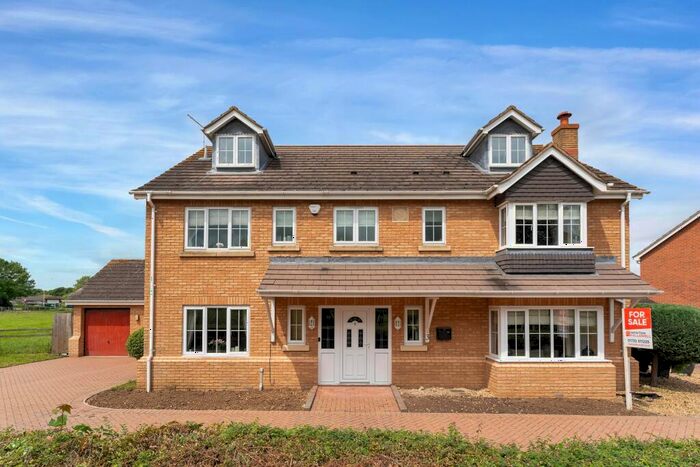7 Bedroom Detached House For Sale In Loch Fyne Close, Orton Northgate, Peterborough, PE2
