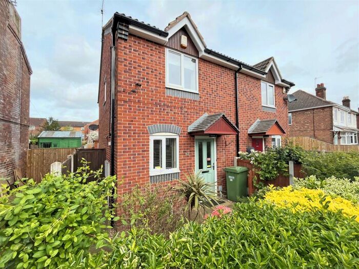 2 Bedroom Semi-Detached House To Rent In Chandos Street, Netherfield, Nottingham, NG4