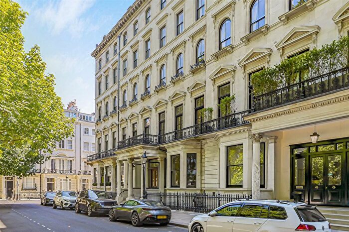 2 Bedroom Flat For Sale In Ennismore Gardens, Knightsbridge, SW7