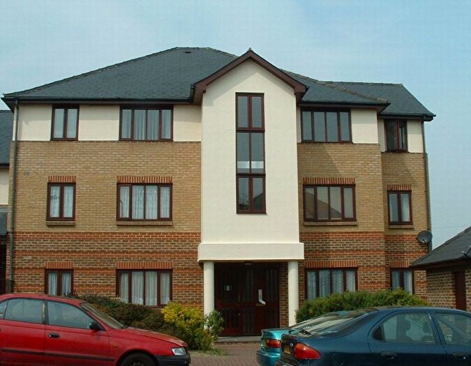 2 Bedroom Flat To Rent In Semple Gardens, Chatham, ME4
