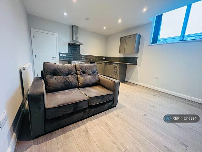 1 Bedroom Flat To Rent In Richardshaw Lane, Pudsey, LS28