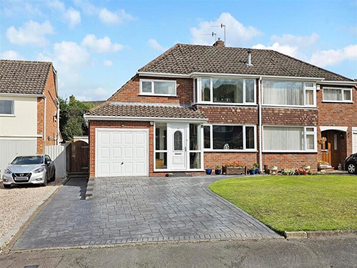 3 Bedroom Semi-Detached House For Sale In Ash Grove, Stourbridge, DY9