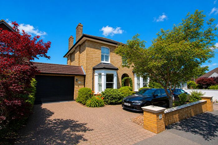 4 Bedroom Detached House For Sale In Clarence Road, Wallington, SM6