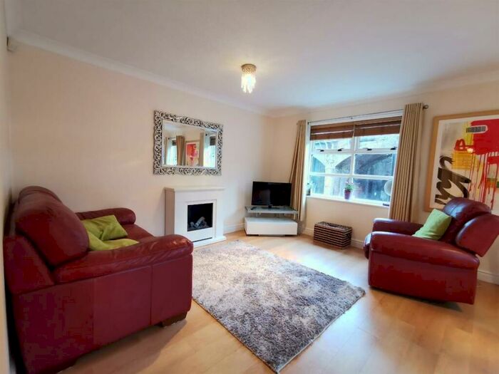 2 Bedroom Apartment To Rent In Ashton House, Slate Wharf, Castlefield, M15