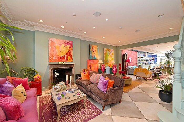 4 Bedroom Terraced House For Sale In Balliol Road, North Kensington, W10