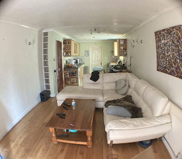 2 Bedroom Detached Bungalow To Rent In All Saints Road, Sutton, SM1