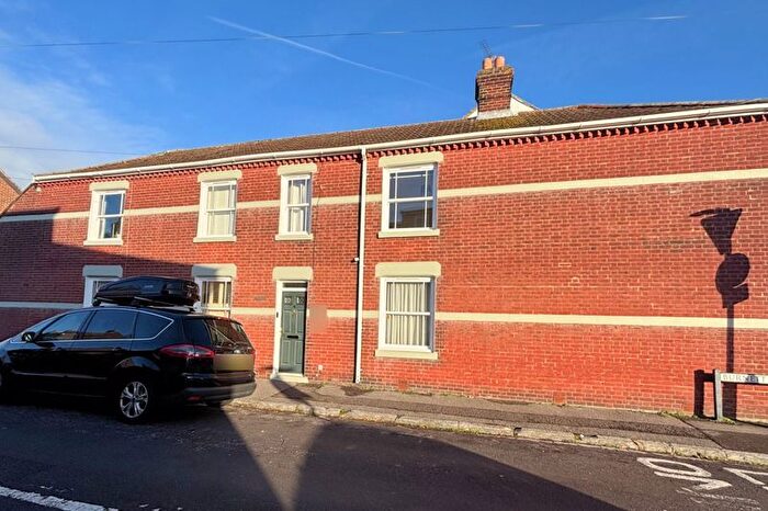 4 Bedroom End Terrace House For Sale In Anns Hill Road, Gosport, PO12