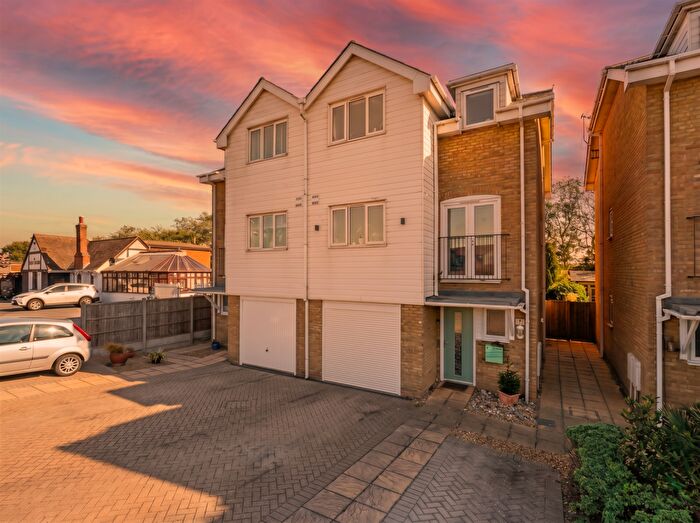 3 Bedroom Town House For Sale In Opposite Blue Flag Awarded Beach Right On The Border Of Minster And Sheerness Marine Parade, Sheerness, ME12