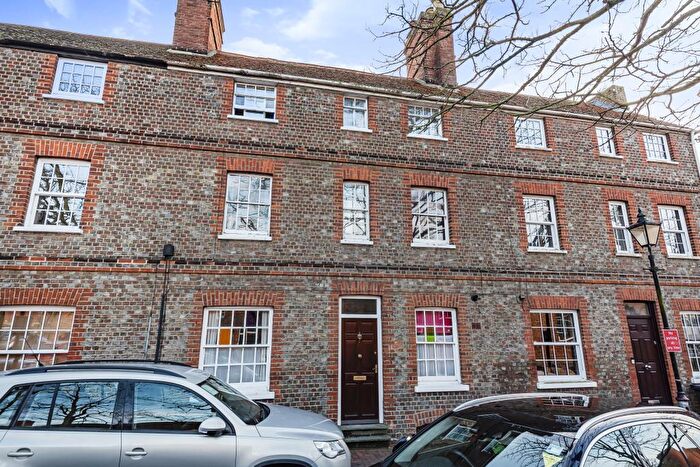 2 Bedroom Town House To Rent In Old Station Yard, Abingdon, OX14