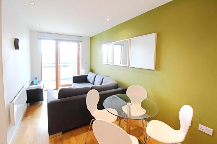 2 Bedroom Flat To Rent In Gateway South, Marsh Lane, Leeds, LS9