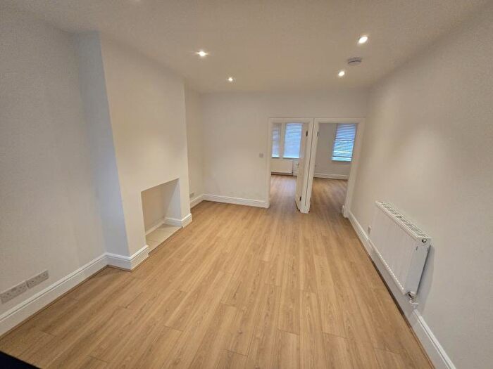 2 Bedroom Flat To Rent In Sidney Road, Wood Green, N22