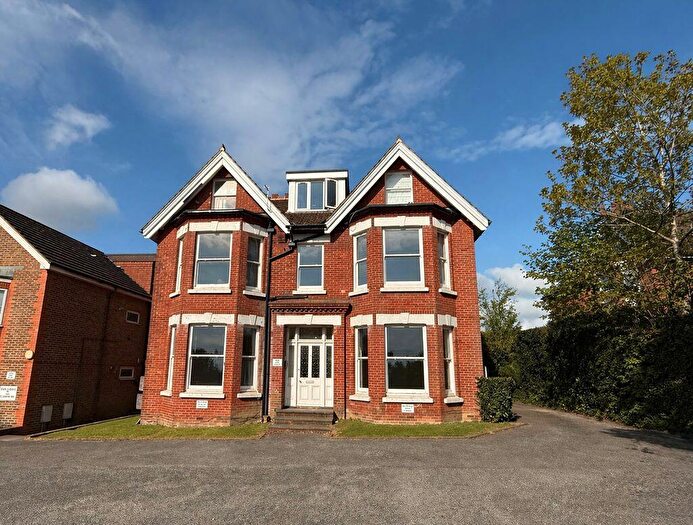 1 Bedroom Flat For Sale In Hazelgrove Road, Haywards Heath, RH16