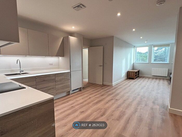 3 Bedroom Flat To Rent In Christchurch Road, Bournemouth, BH1