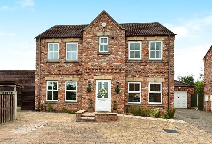 4 Bedroom Detached House For Sale In Horseshoe Rise, Walkeringham, Doncaster, DN10