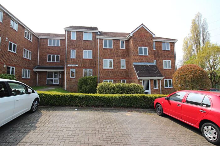 1 Bedroom Flat To Rent In Percy Gardens, Worcester Park, KT4