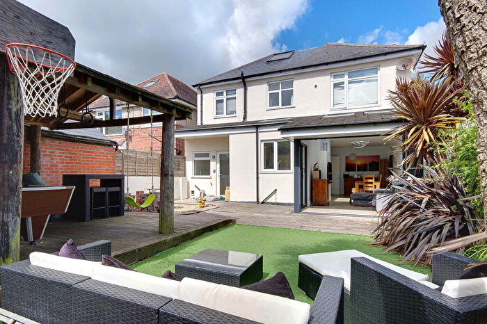 5 Bedroom Detached House For Sale In The Grove, Bournemouth, BH9