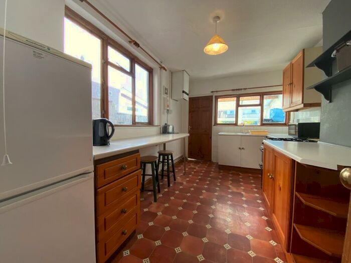 3 Bedroom Terraced House To Rent In Inverness Place, Roath, CF24