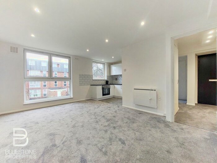 4 Bedroom Flat To Rent In Rusholme Grove, London, SE19