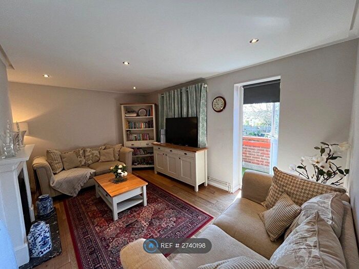 2 Bedroom Flat To Rent In Althorne Gardens, London, E18