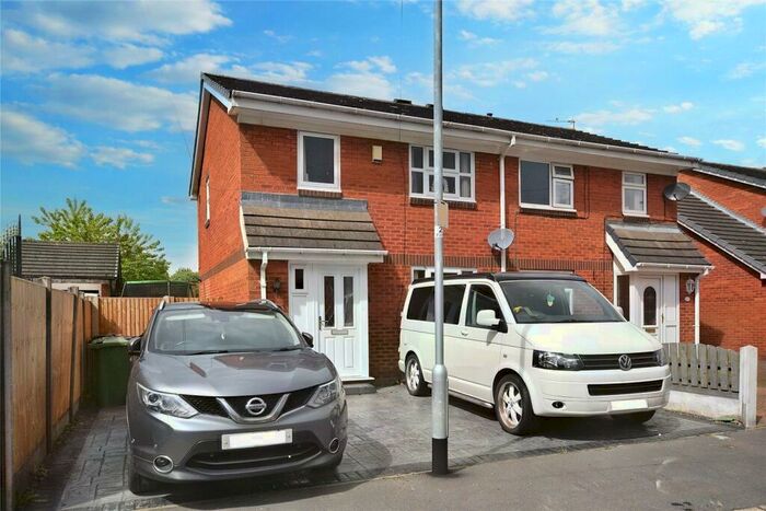 3 Bedroom Semi-Detached House To Rent In Frensham Avenue, Morley, Leeds, West Yorkshire, LS27
