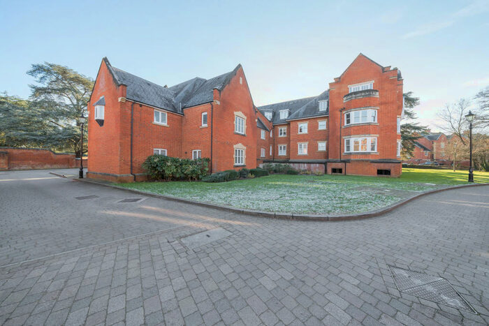 2 Bedroom Maisonette To Rent In Longborne, SL4