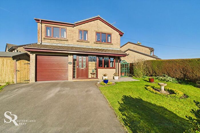 4 Bedroom Detached House For Sale In Horseshoe Avenue, Dove Holes, SK17