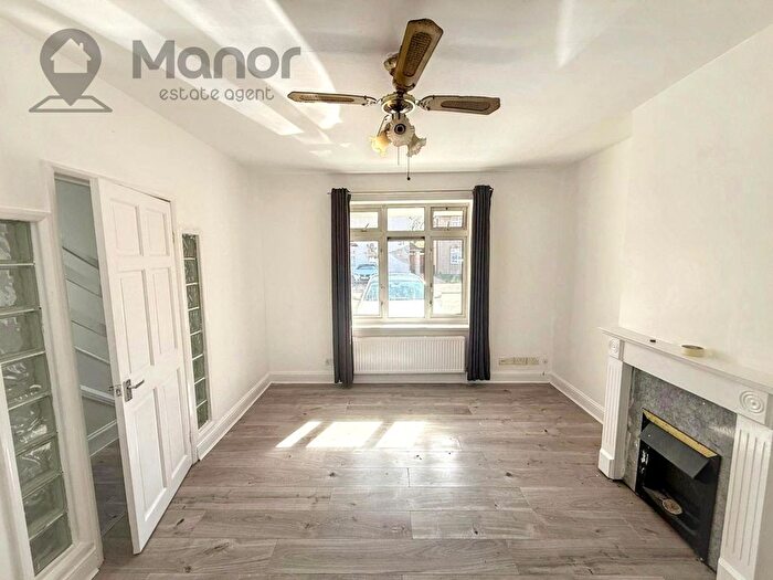 3 Bedroom Terraced House To Rent In Stevens Road, Dagenham, RM8