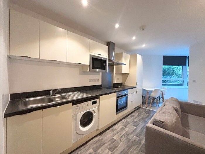 1 Bedroom Flat To Rent In Fowler Road, Aylesbury, HP19