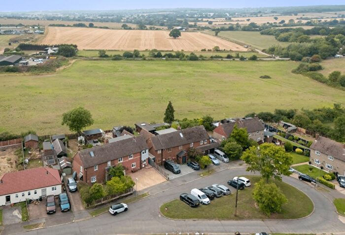 5 Bedroom Semi-Detached House For Sale In Woolshots Road, Wickford, SS12
