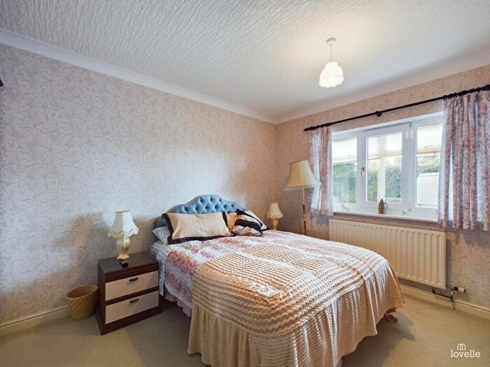 2 Bedroom Detached Bungalow For Sale In Carr Lane, Bonby, DN20