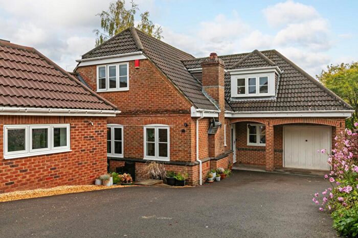 4 Bedroom Detached House For Sale In Ilex Close, Kings Worthy, SO23