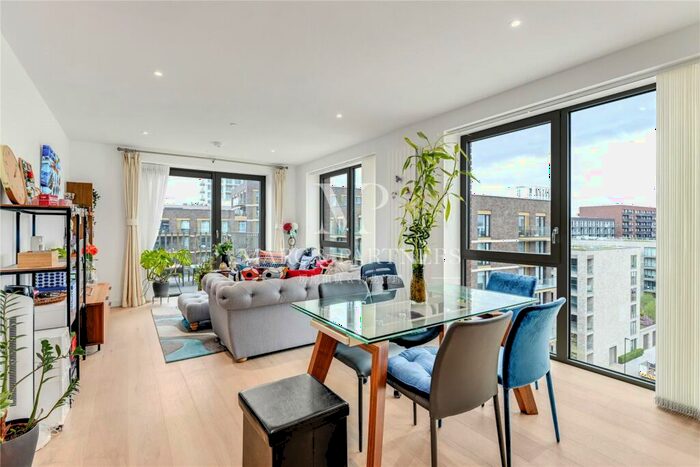 2 Bedroom Apartment To Rent In Royal Wharf, Pendant Court, Shipwright Street, London, E16