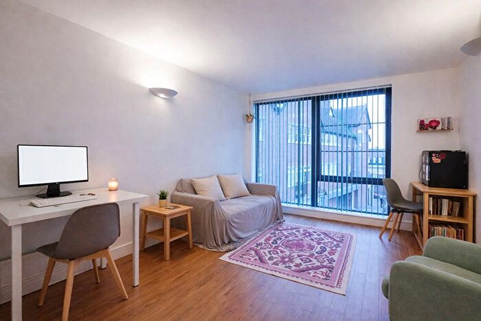 1 Bedroom Flat To Rent In Burgate Lane, Canterbury, CT1