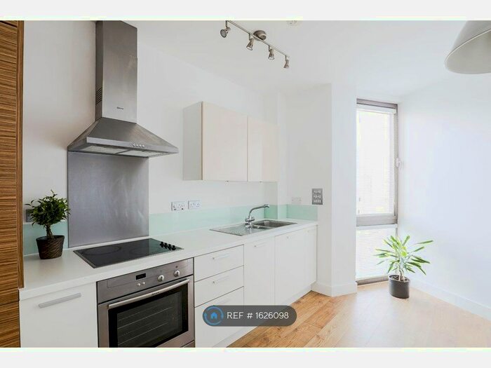 1 Bedroom Flat To Rent In Annandale Road, Greenwich, London, SE10