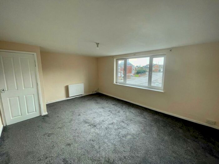 2 Bedroom Flat To Rent In White Rose Way, Garforth, Leeds, West Yorkshire, LS25