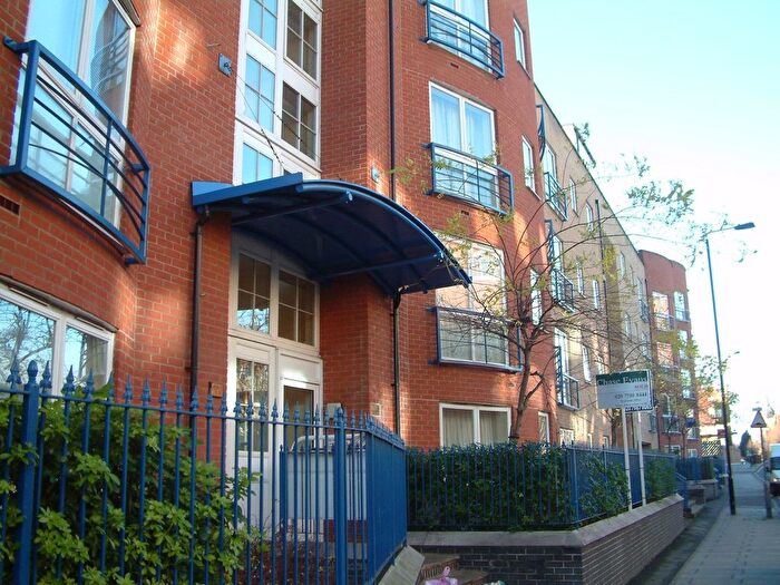 2 Bedroom Flat For Sale In Caraway Heights, Poplar High St, London, E14