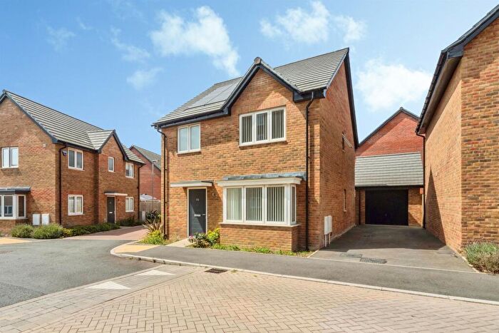 4 Bedroom Detached House For Sale In Priestley Drive, Tattenhoe Park, Milton Keynes, MK4