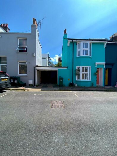 Garage / Parking To Rent In Islingword Road, Brighton, BN2