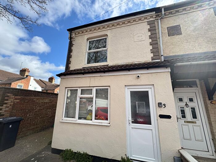 4 Bedroom Property For Sale In Milton Road, Peterborough, Cambridgeshire, PE2