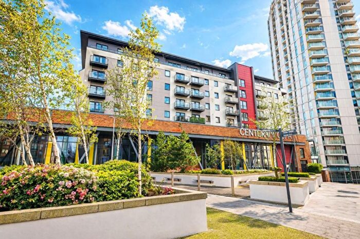 3 Bedroom Flat For Sale In Denyer Walk, Southampton, SO19