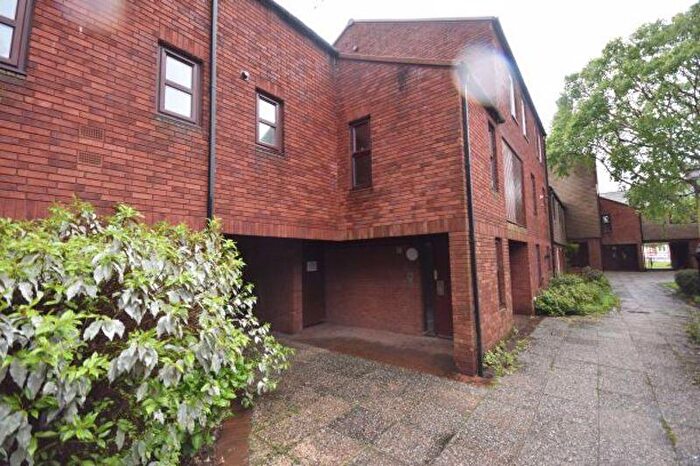 2 Bedroom Flat To Rent In Commercial Road, Exeter, EX2