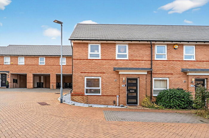 3 Bedroom End Of Terrace House For Sale In Tawny Avenue, Wixams, MK42