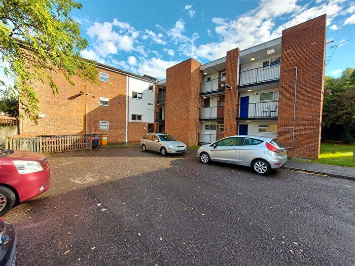 1 Bedroom Flat For Sale In **No Onward Chain** Appleford Court, Basildon, SS13