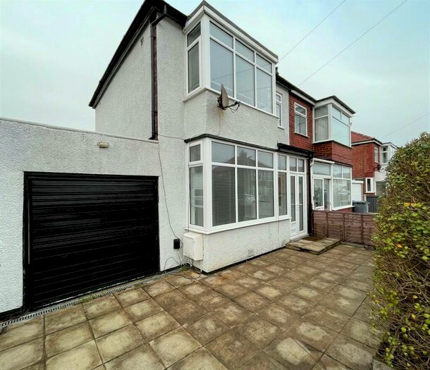3 Bedroom Semi-Detached House To Rent In Longway, Blackpool, FY4