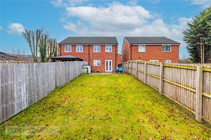 3 Bedroom Semi Detached House For Sale In Ginnell Farm Avenue, Burndedge, Rochdale, Greater Manchester, OL16
